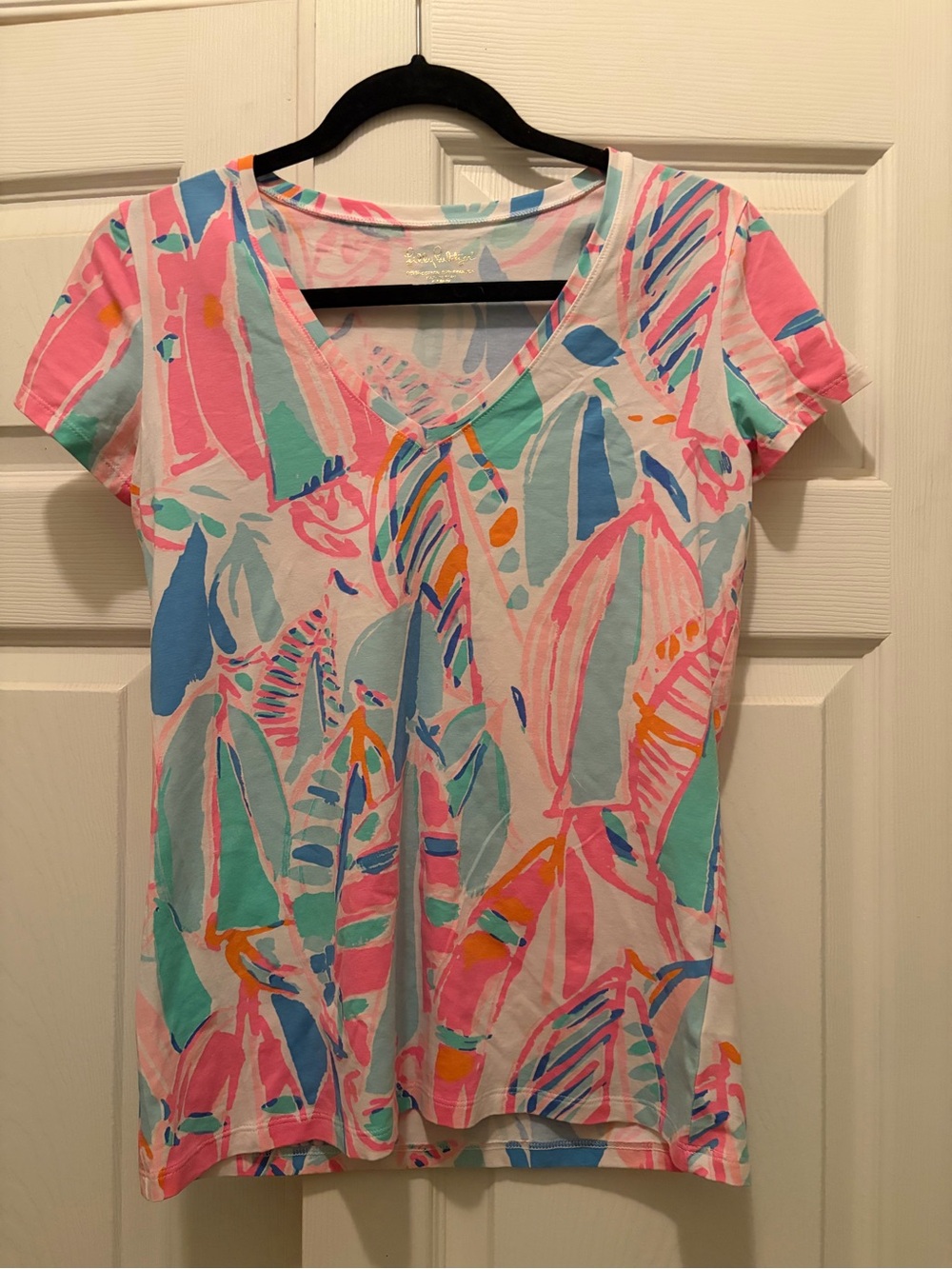 Lilly Pulitzer Pink Aqua Blue Tropical Print V-Neck Tee